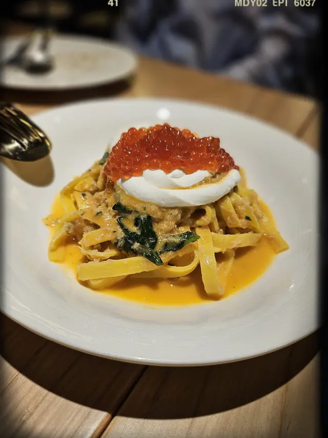 Crab Meat and Salmon Roe Tagliatelle（$248）