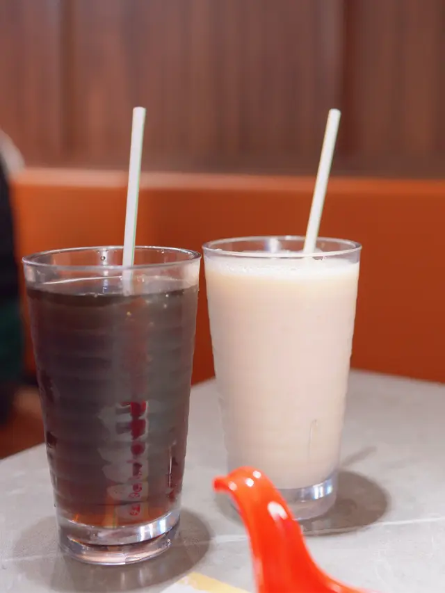 豆漿、五花茶跟正價食物-$2