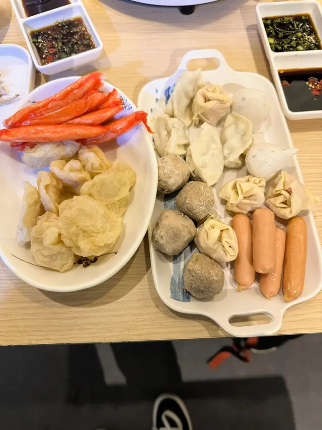 牛丸,腸仔,水餃