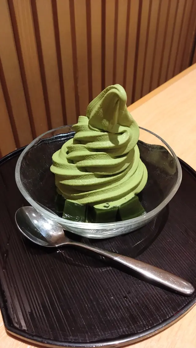抹茶軟雪糕配抹茶啫喱