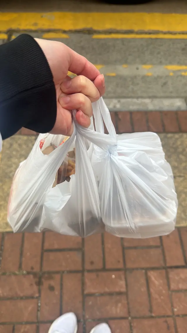 純粹因為自己嗰區冇，外賣比屋企人食