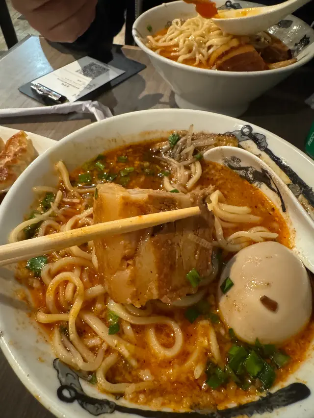 味玉辣麻味噌拉麵