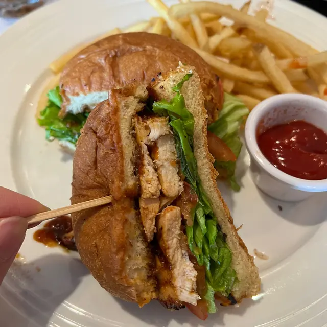 至尊烤雞肉漢堡