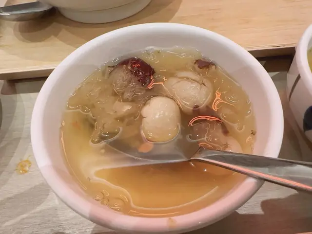 四季桂花雪耳糖水