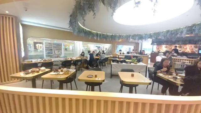 從餐廳外觀看餐廳
