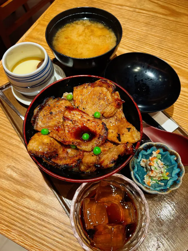 帶廣名物稀有豚肉丼 (特盛)(定食)