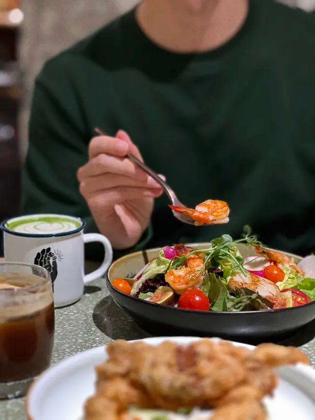 燒虎蝦帶子田園沙律配檸檬油醋汁