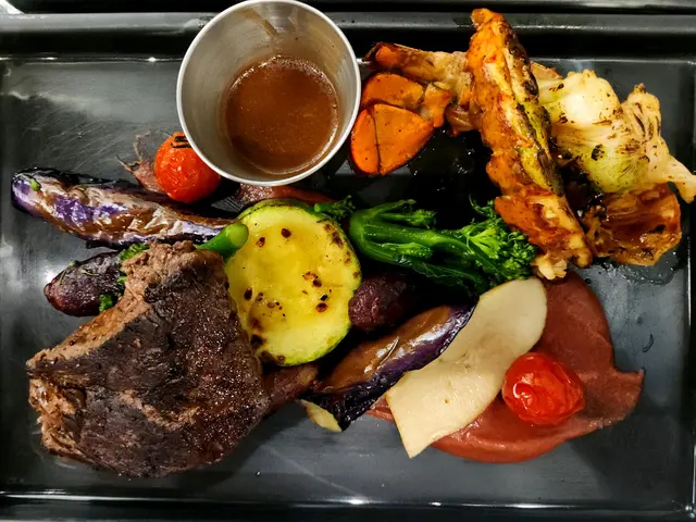 紐西蘭牛扒配龍蝦尾