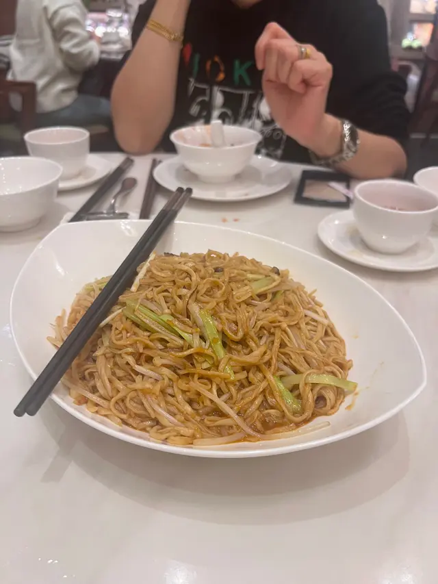 蟹醬蟹肉雙菇炆伊麵