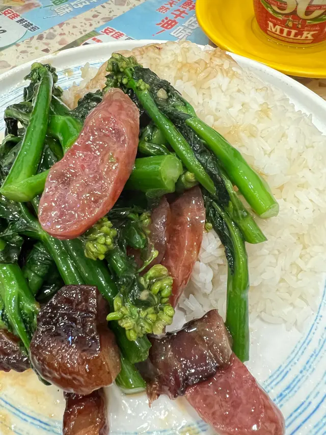 啲臘腸同臘肉都幾硬，唔知點解要打芡