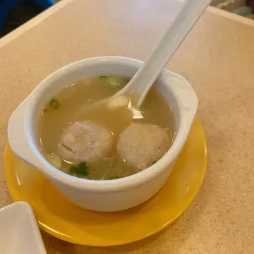 豬手拼貢丸撈麵