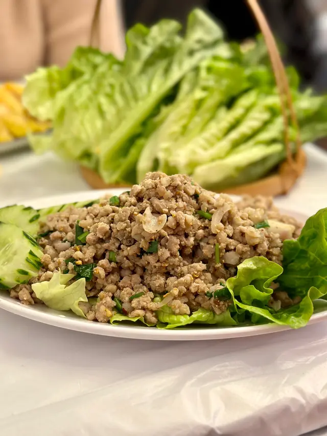 肉碎生菜包