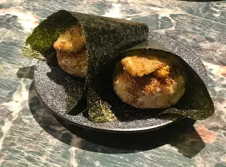 炭燒蟹黃醬鵝肝蟹肉飯糰