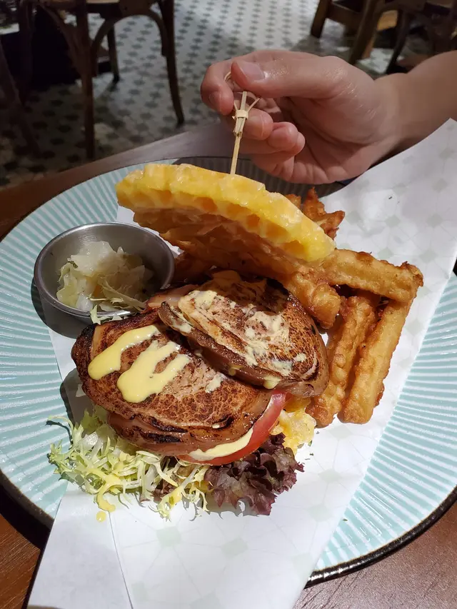 日式叉燒麻糬堡 跟手工炸薯條