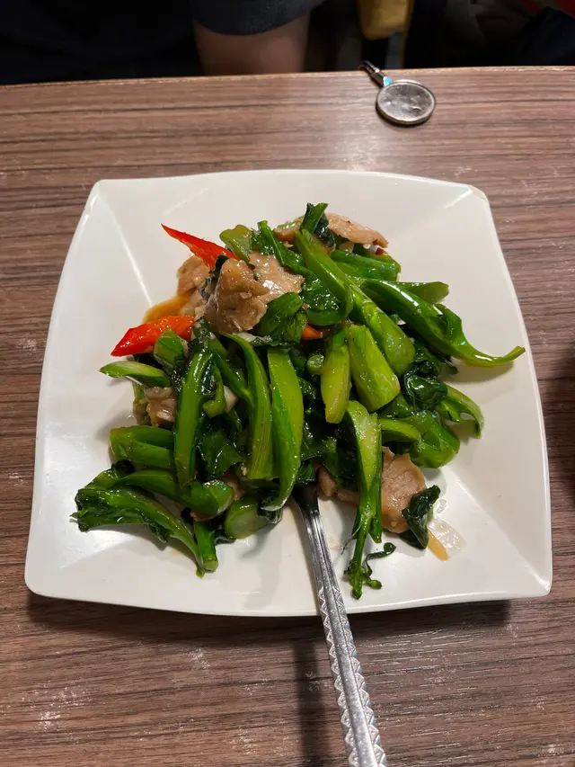 豬頸肉炒芥蘭