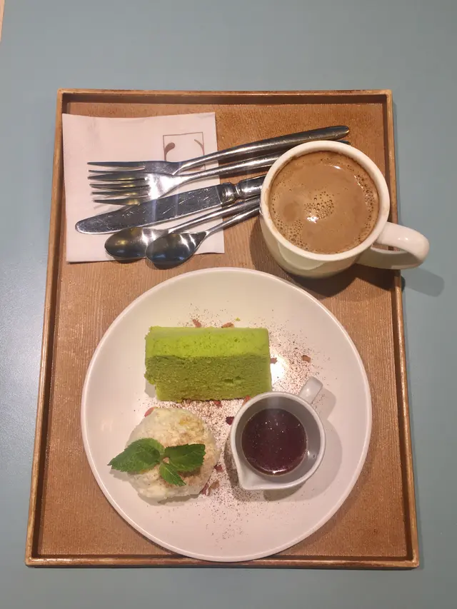 鮮班蘭蛋糕伴椰子雪糕