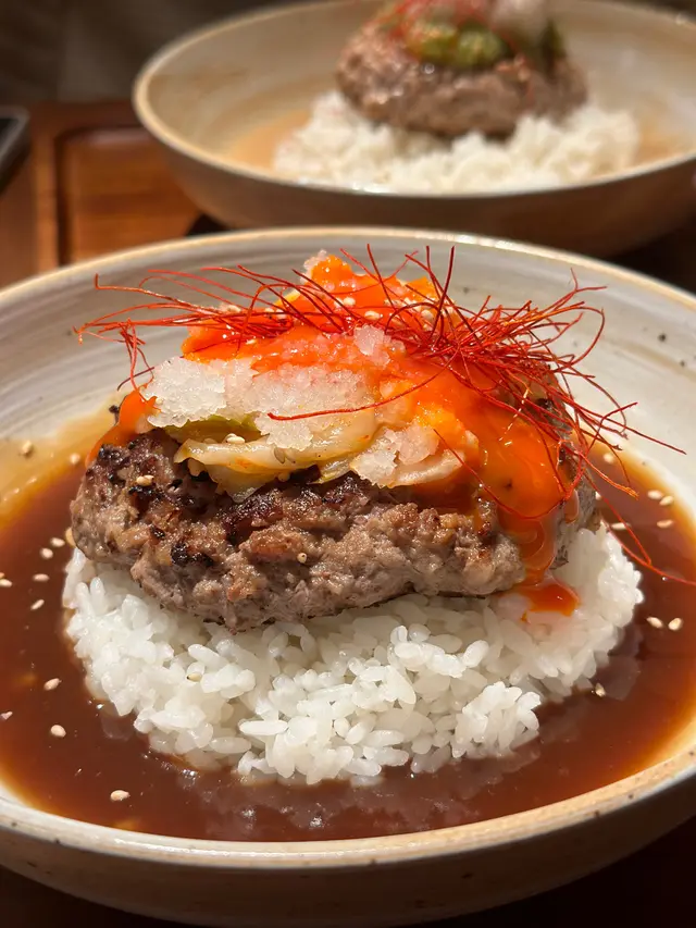 招牌手打和牛漢堡蘭王蛋飯