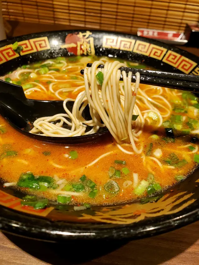 叫硬麵底夠爽口