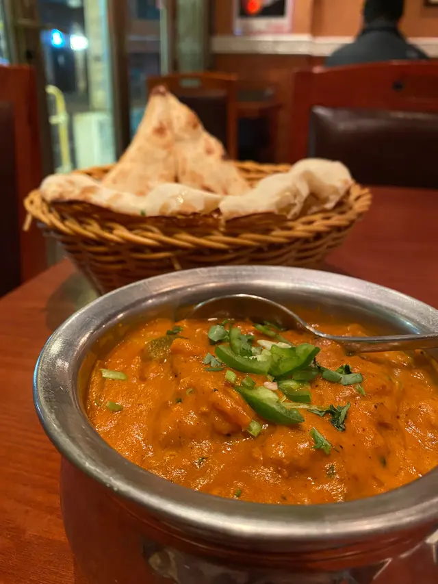 Chicken  Masala  +  Naan
