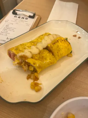 呢間台式餐廳怪到要留個言。人生食咗無數咁多次蛋餅，食到蛋包外面嘅蛋餅唔奇 ，奇在塊蛋包住塊勁厚嘅皮，仲要入面點解唔係台灣嗰隻甜辣醬，會係沙律醬？再到個小食同個鍋，係雞翼+牛肚同埋番茄鍋，唔當佢係台式咁食都ok嘅，但如果用台灣口味嚟講，絕對唔合格。甜品嘅芋圓，唔係難食但唔係好味，成碗嘢怪到我食甜品，可以食到芋圓都有淨。