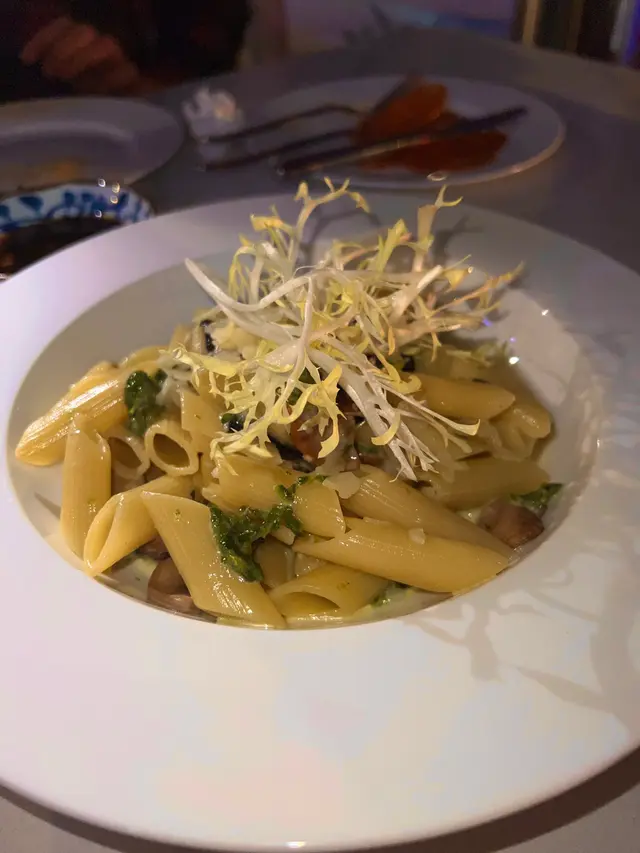 菠菜蘑菇芝士意粉