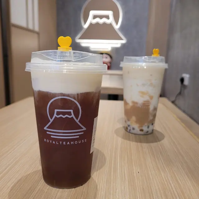 芝士奶蓋炭焙烏龍茶 (無糖) 加愛玉