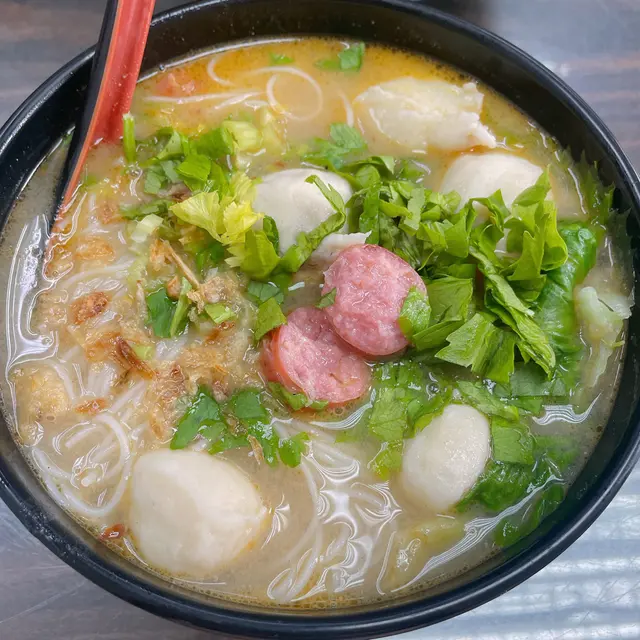 B類  爆醬鯊魚丸+台灣腸