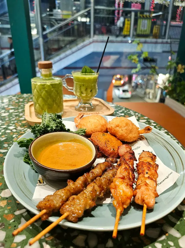 情人節小食拼盤(串燒豬頸肉、串燒雞、蝦餅、魚餅)