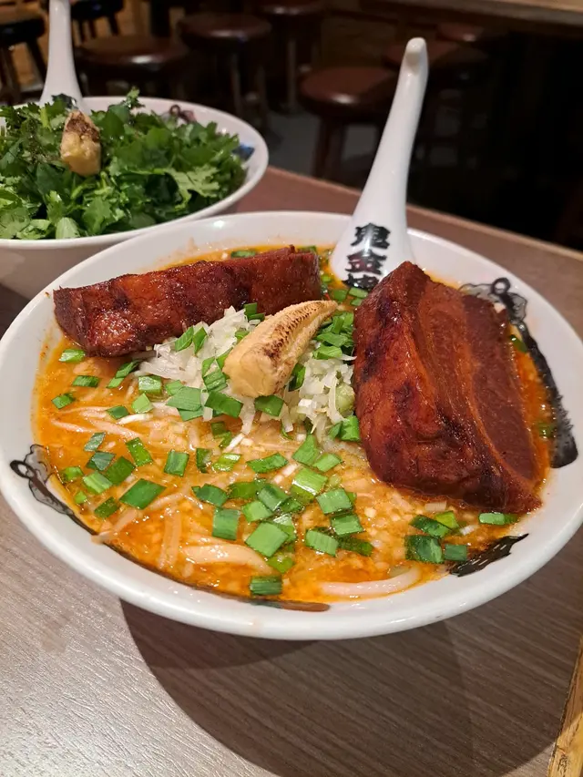 增量叉燒x2 辣麻味噌拉麵