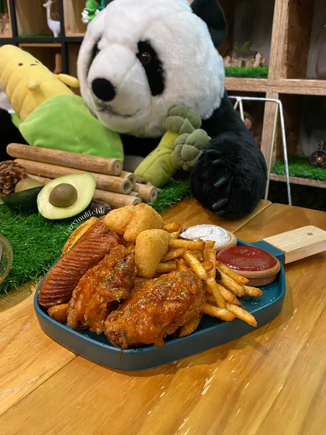 小食拼盤叫S size但已經好大份🤩