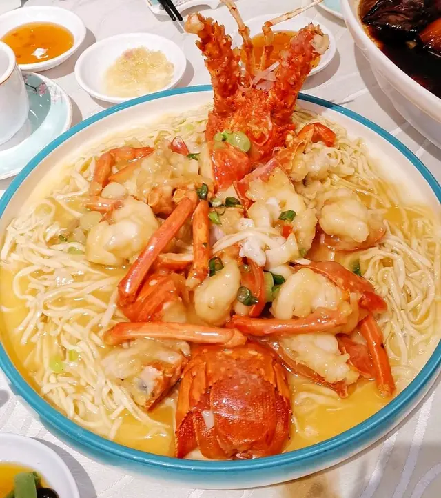 晚飯孖寶-上湯澳洲龍蝦伊麵(1斤4兩) 