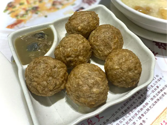 蜆介鯪魚球