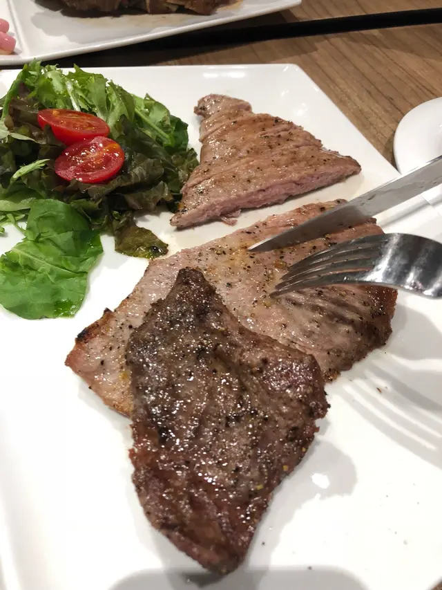 烤橡果級黑毛豬夾心肉扒