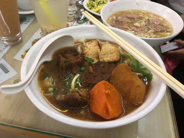 紅燒牛肉麵餐