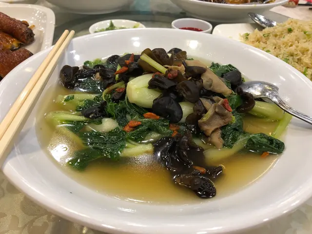 星期五晚上都沒爆滿