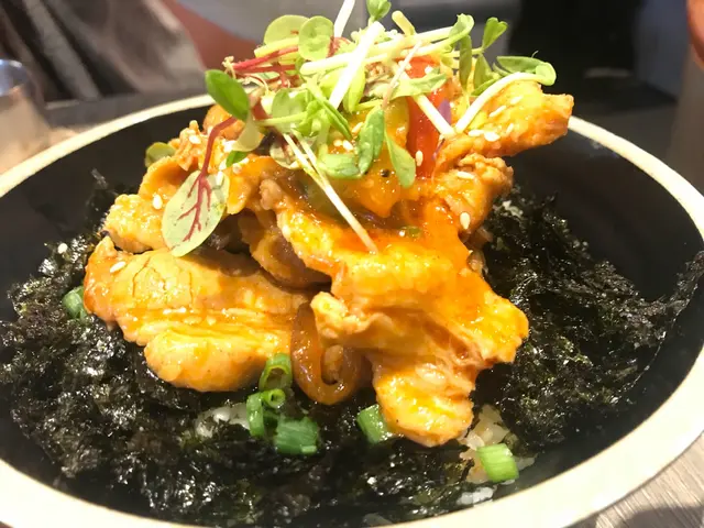 辣炒豬腩肉伴飯