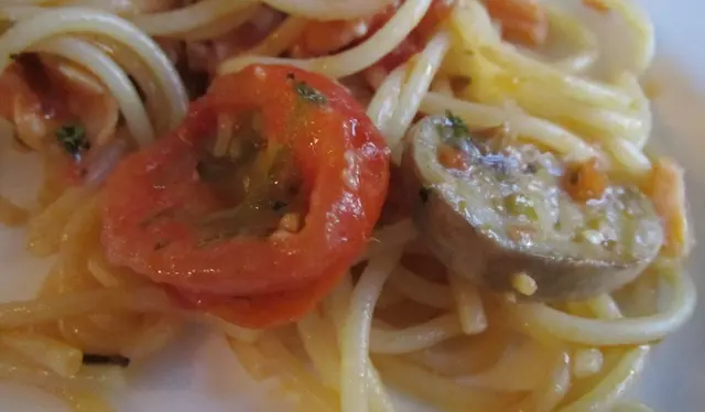 加入不少車厘茄和蘑菇