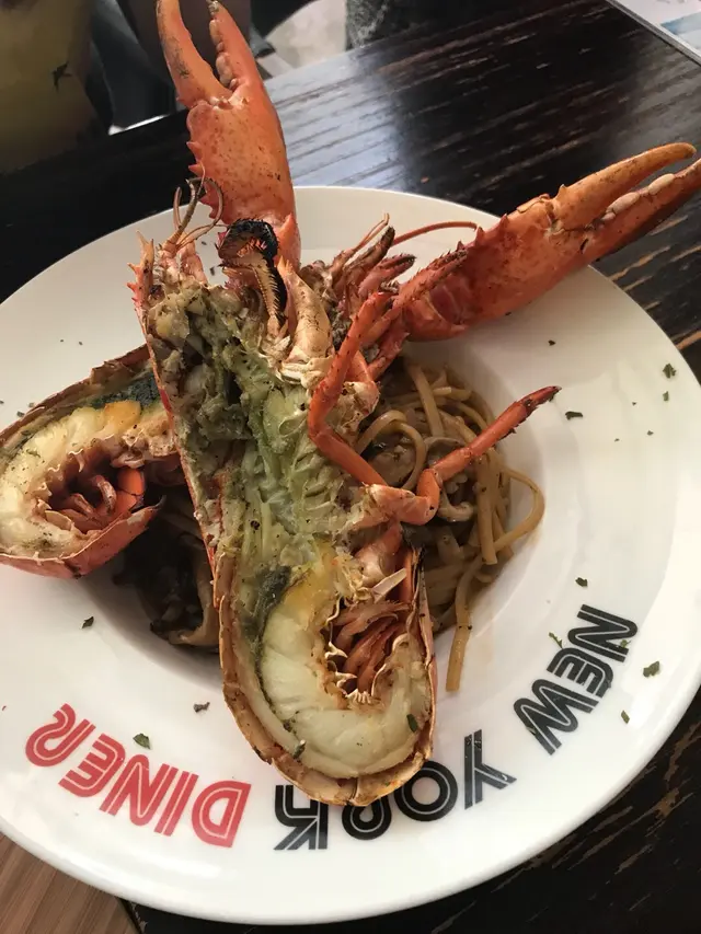 大大隻龍蝦,不過肉質不算很爽