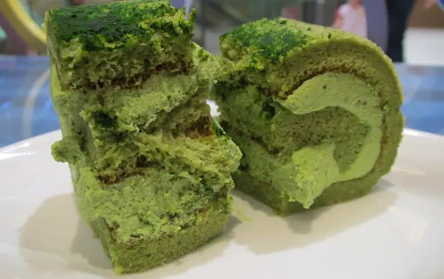 糕身相當鬆軟，口感一流