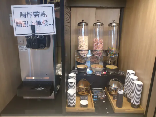 牛奶雪糕搭配不同toppings