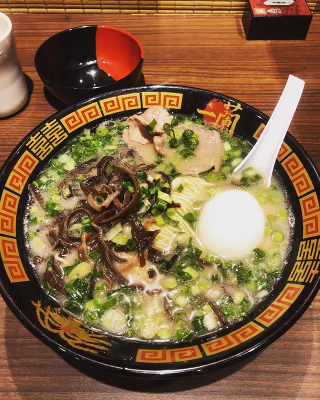 1)拉麵🍜$89 2)蔥花$12 3)黑木耳$12 4)紫菜$12 5)流心蛋$14