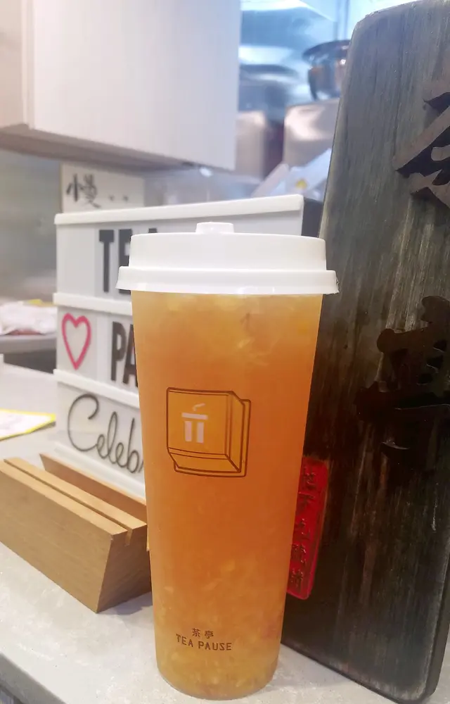 由西瓜、菠蘿、芒果、橙製成的茶底，爆推!!水果荼清流