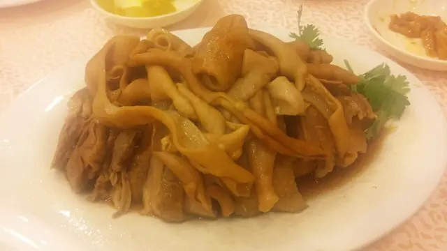 鹵水鵝腸併鵝肉片