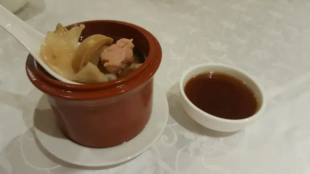 跟餐另送谷飼豚肉叉燒飯