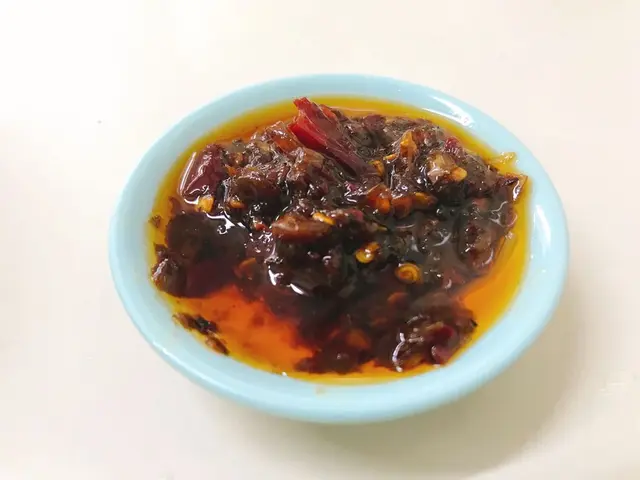 辣椒油應該採用了多種材料，導致吃下去的味道豐富