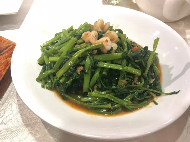 泰皇蝦球炒通菜