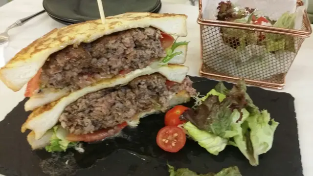 香烤蜜糖芝士牛肉三文治