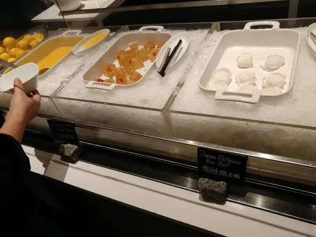 楊枝甘露唔錯，桂花糕相公也讚好，榴槤糯米糍想吃也因太飽吃不下