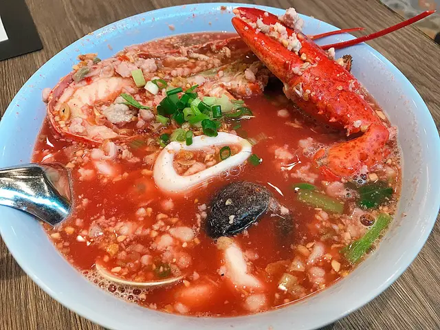 曼谷海鮮湯麵