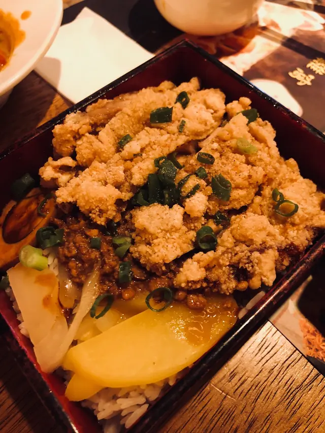 台式肉燥鹽酥雞扒飯